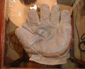 c. 1910 Rogers Patent Shoulder Heel Crescent With Scar Lacing Front